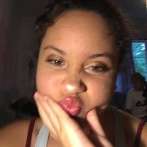 Meet your Posher, Taya